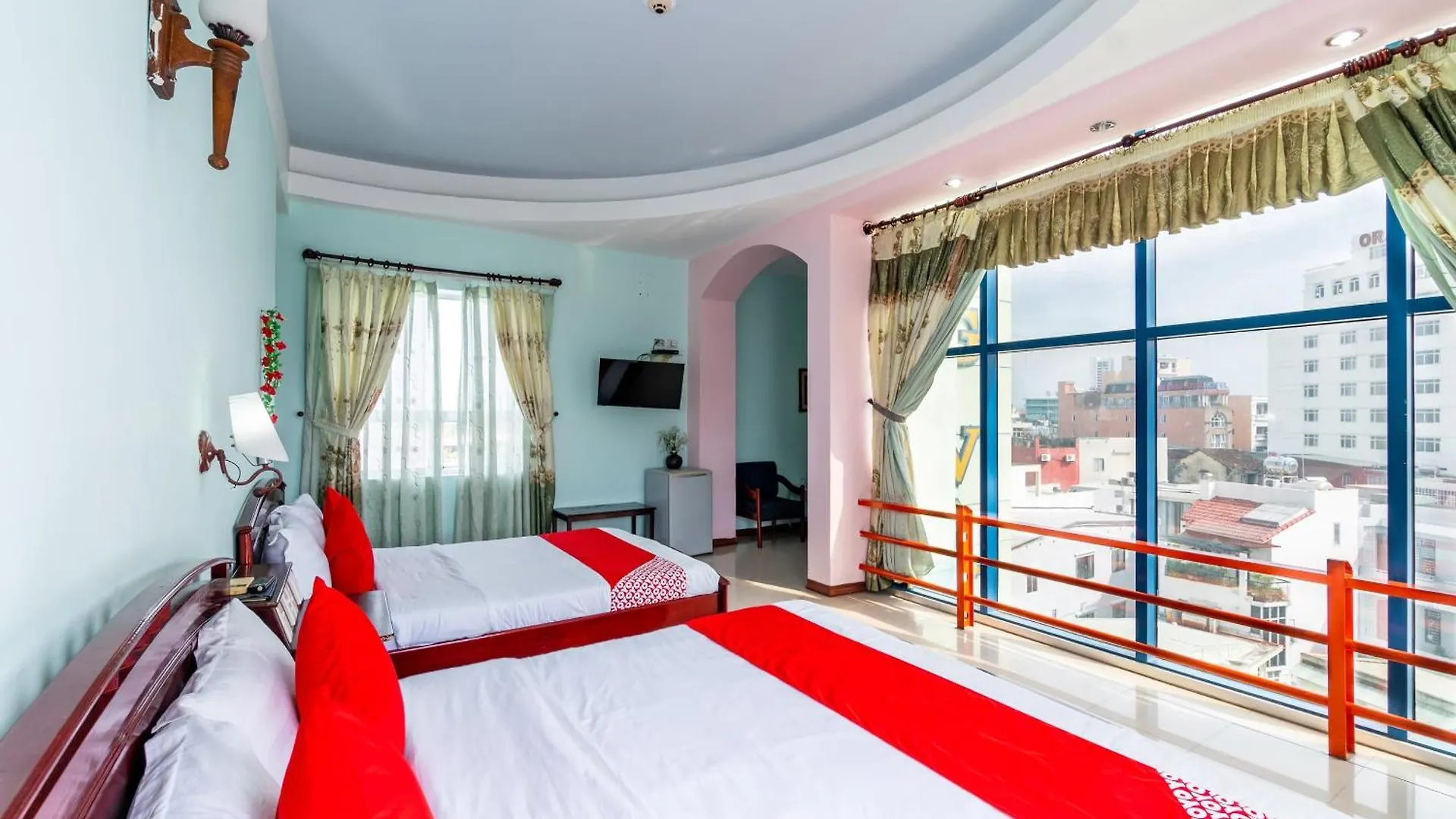 **  Super Oyo 266 Golden Gate Hotel Da Nang Vietnam