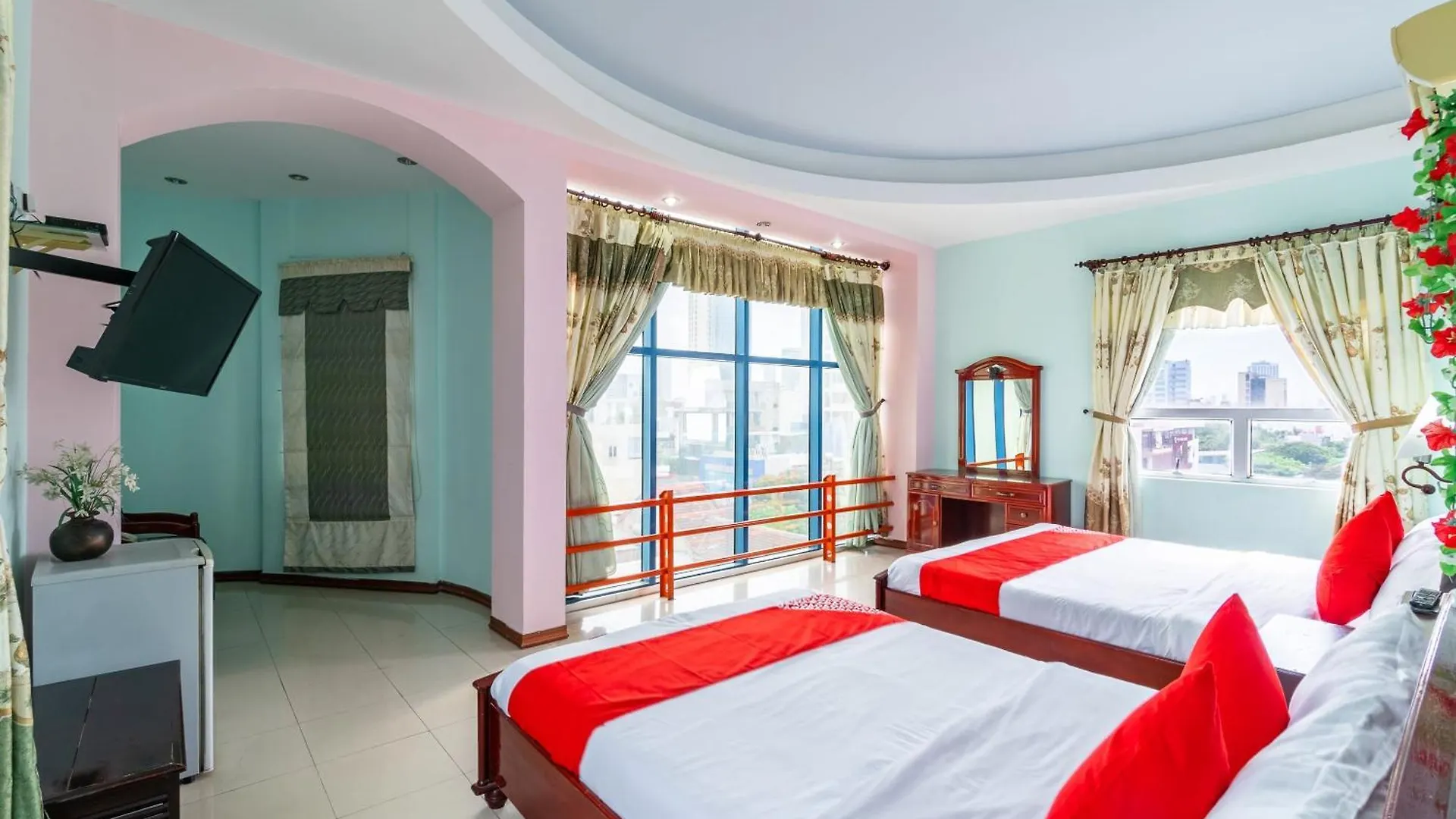 Super Oyo 266 Golden Gate Hotel Da Nang 2*,  Vietnam